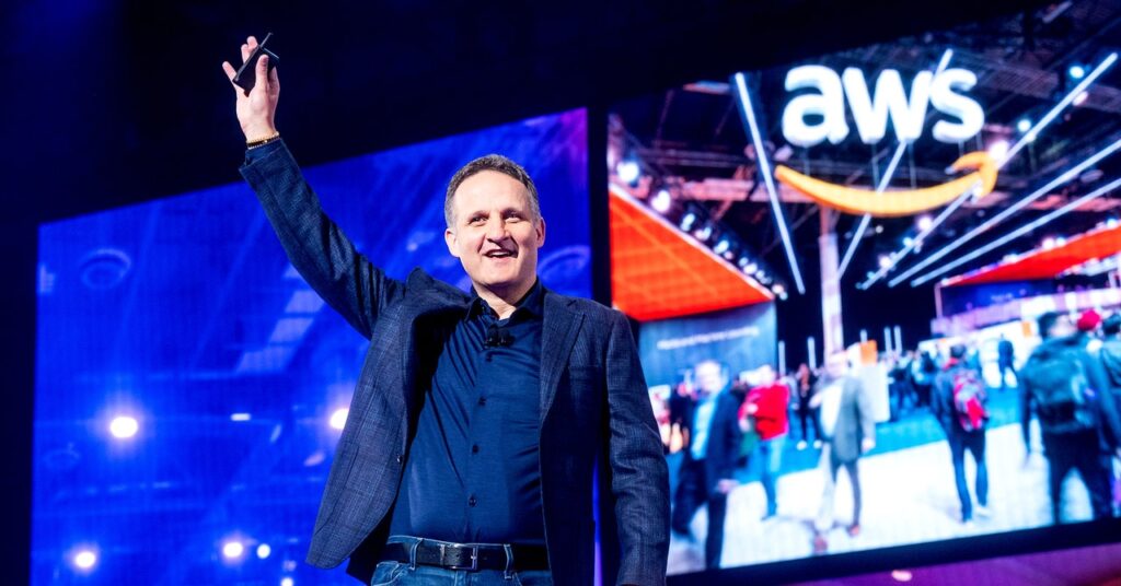 El jefe de la nube de Amazon compara el entusiasmo por la IA generativa con la burbuja de las puntocom