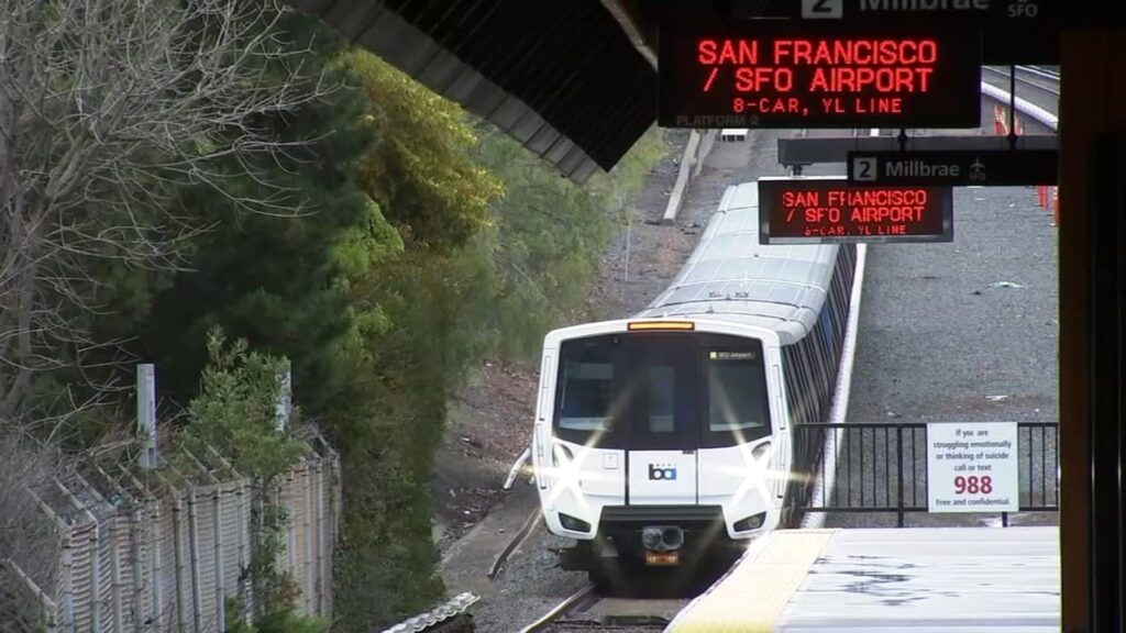 Los datos de BART muestran que los arrestos han aumentado, pero también lo ha hecho la delincuencia a pesar de que más agentes viajan en trenes con pasajeros.