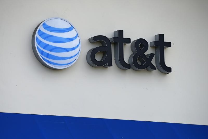 AT&T dice que los datos filtrados afectan a 73 millones de actuales y antiguos titulares de cuentas Por Reuters