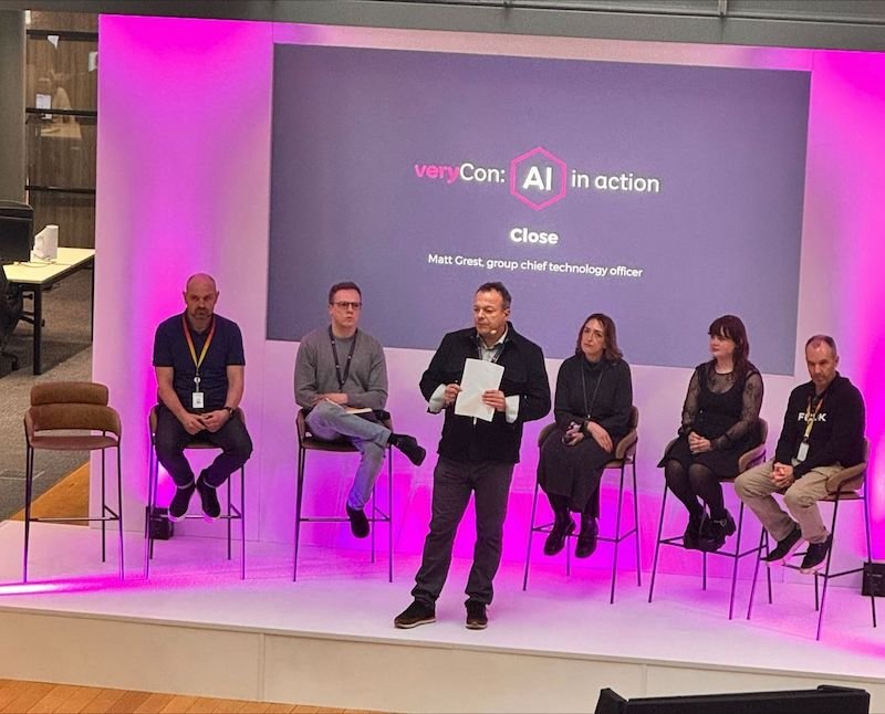 The Very Group organiza el día de entrada a la inteligencia artificial mientras el minorista en línea presenta el chatbot GenAI – Retail Technology Innovation Center