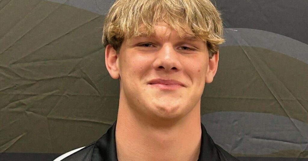 El jugador de fútbol de Wicksburg, Aiden Rice, firma con LaGrange College