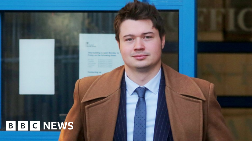 El actor Alexander Westwood es acusado de violar a una adolescente en clases de actuación