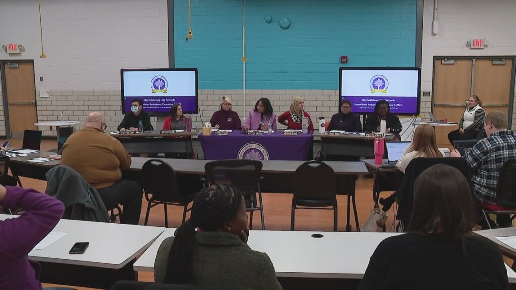El distrito escolar de Reynoldsburg está debatiendo recortes presupuestarios
