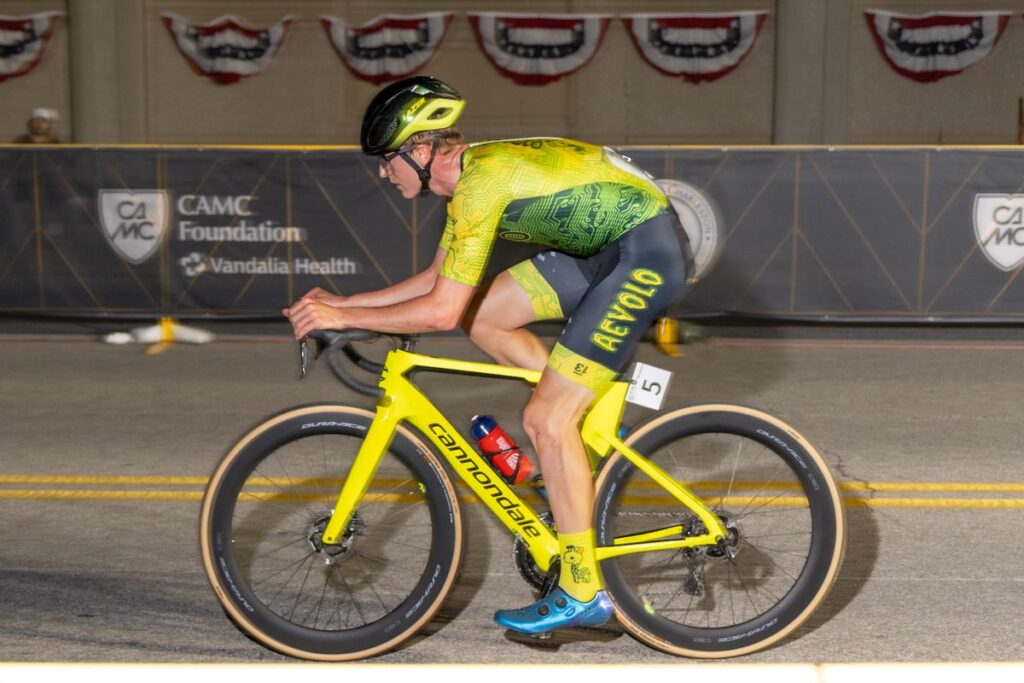 Colby Simmons y Noah Hobbs estuvieron entre los 11 corredores presentados en la temporada inaugural sub-23 de EF Education-Aevolo.