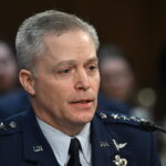 El general Timothy Haugh está fuera como jefe de NSA y comando cibernético
