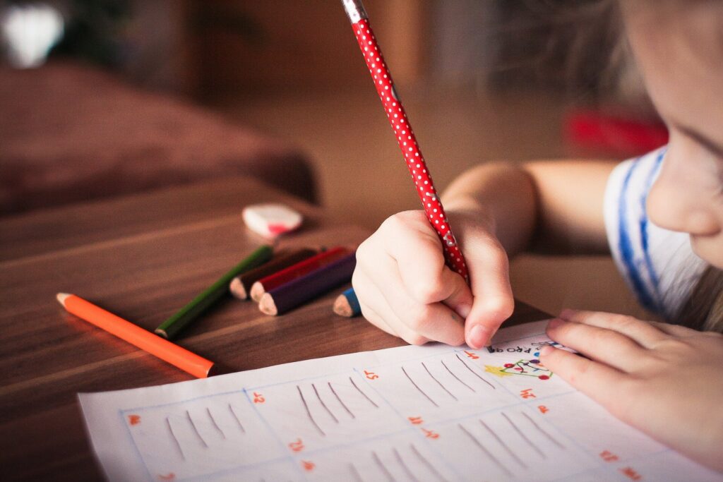 La extensión de maestros de educación especial puede beneficiarse de nuestras escuelas