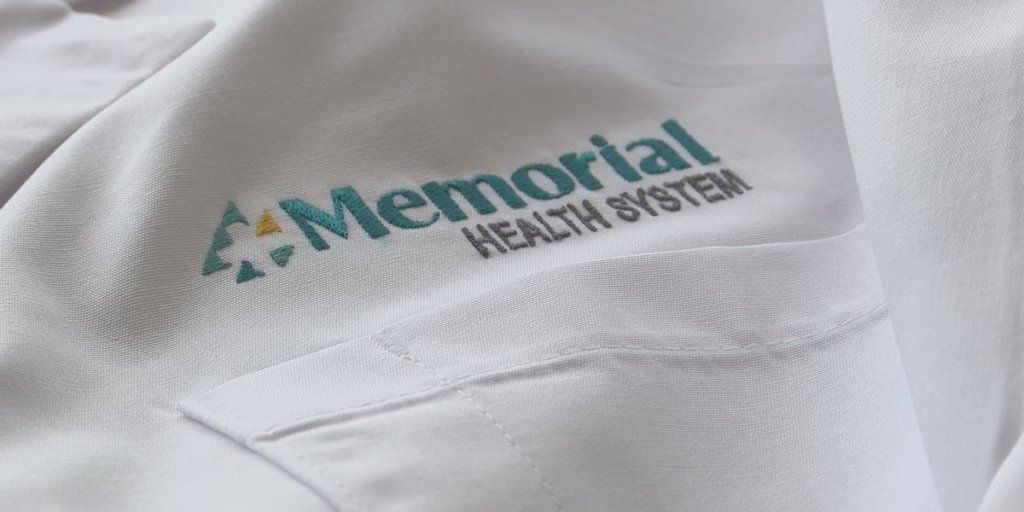 16 Graduados del sistema de salud de la memoria de los residentes en el programa de capacitación de medicamentos prohibidos