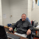 NPHS y profesor físico de NPHS Keith Clauss Claots Next Travel Destino: Retirado