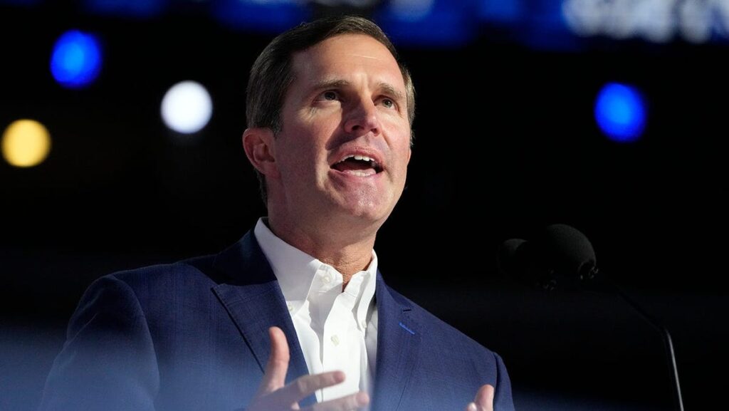 El gobernador de Kentucky Beshear llama a la llamada completa de Frozen Education Finance