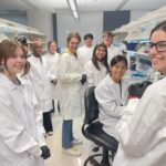 El Programa de Investigación del Cáncer de UOFL ofrece la experiencia de laboratorio de manejo
