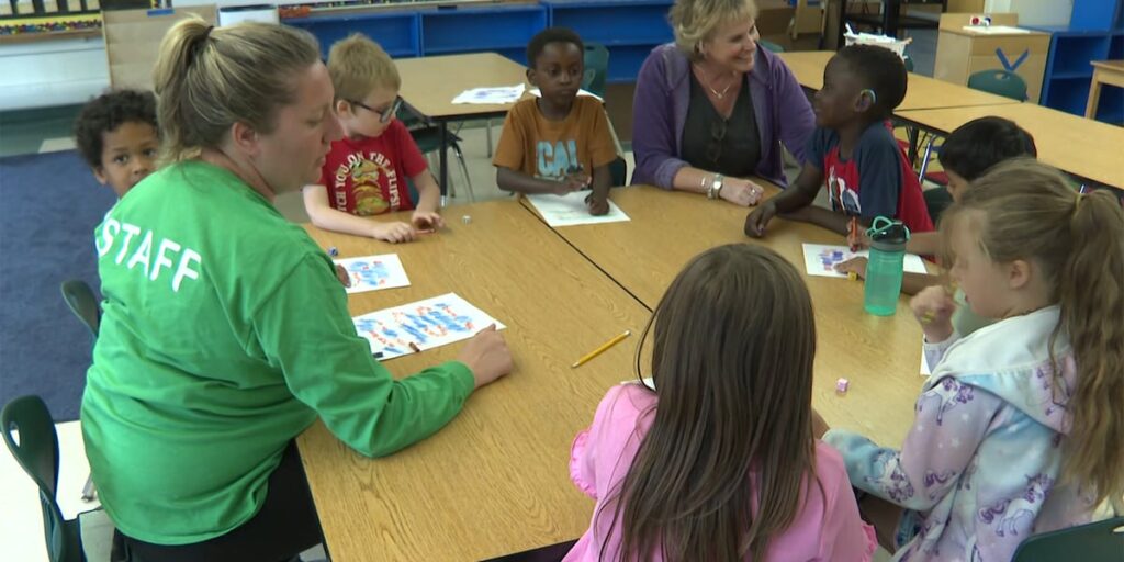 El programa Burlington aborda el aprendizaje de verano perdedor