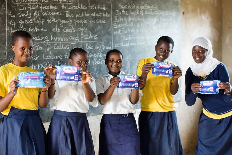 Cuántas pobreza afecta a Uganda
