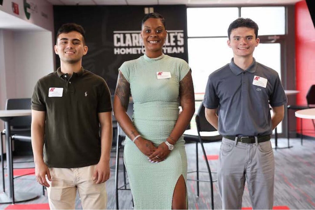 Programa de Austin Peay el verano pasado para estudiantes, los empleadores otorgan recompensas iniciales