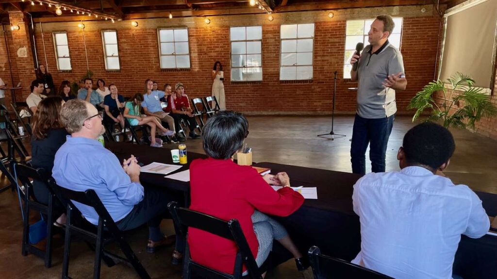 ‘Incrediencia Entrayurial’: el programa Utah requiere negocios de refugiados, inmigrantes