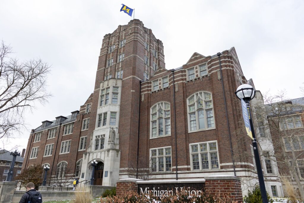 El Departamento de Educación de los Estados Unidos se refiere a la investigación de UMICH