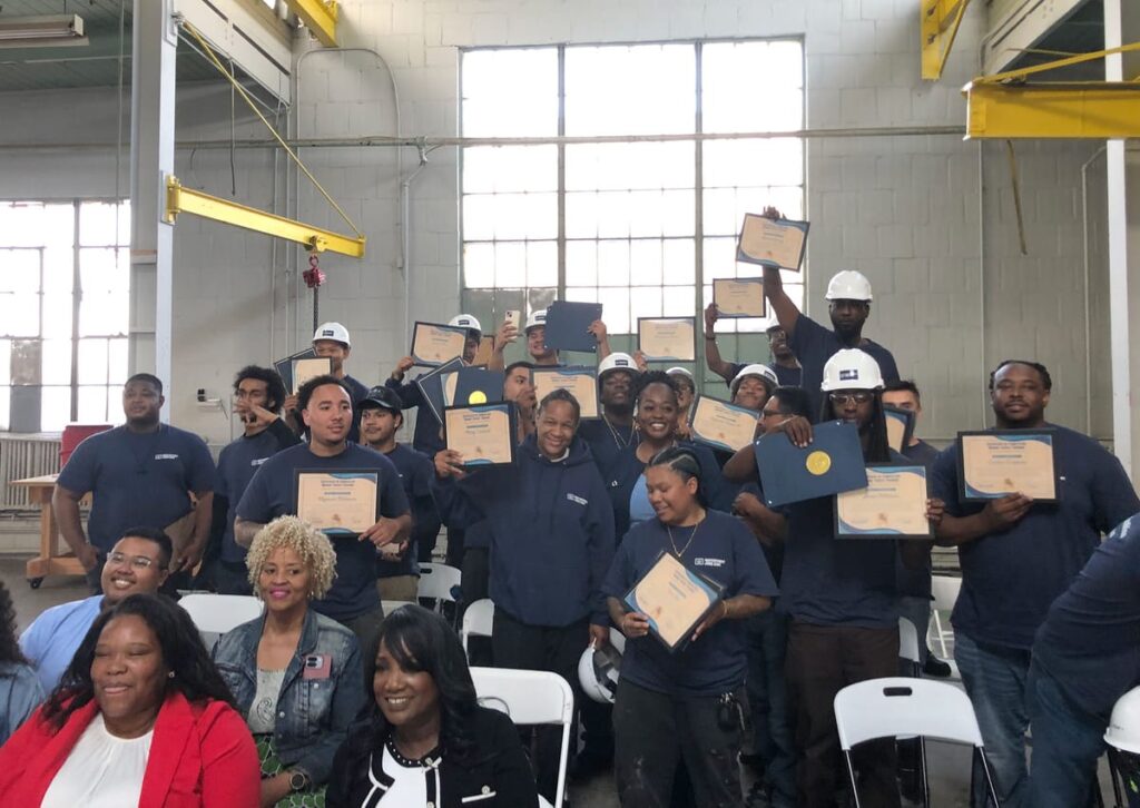 Graduados marítimos de Jobar Kobar del programa de capacitación de servicios de Vallejo