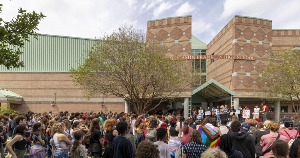 Ben Franklin High School en US 100 Educación