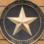 Estudiante de la escuela secundaria de Denton para compañero de clase apuñalando en el campus el viernes, dice la policía