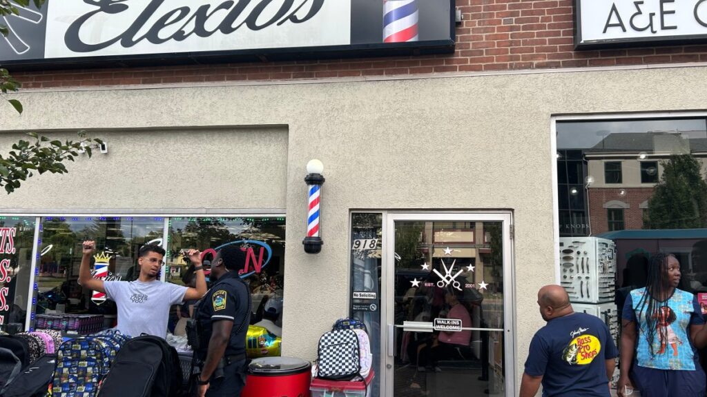 East Hartford Barbsop Barras de cabello gratis frente al año nuevo año nuevo – NBC Connecticut