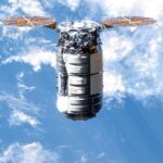 Estación de envío de reabastecimiento de Cygnus cerca de la estación de cierre