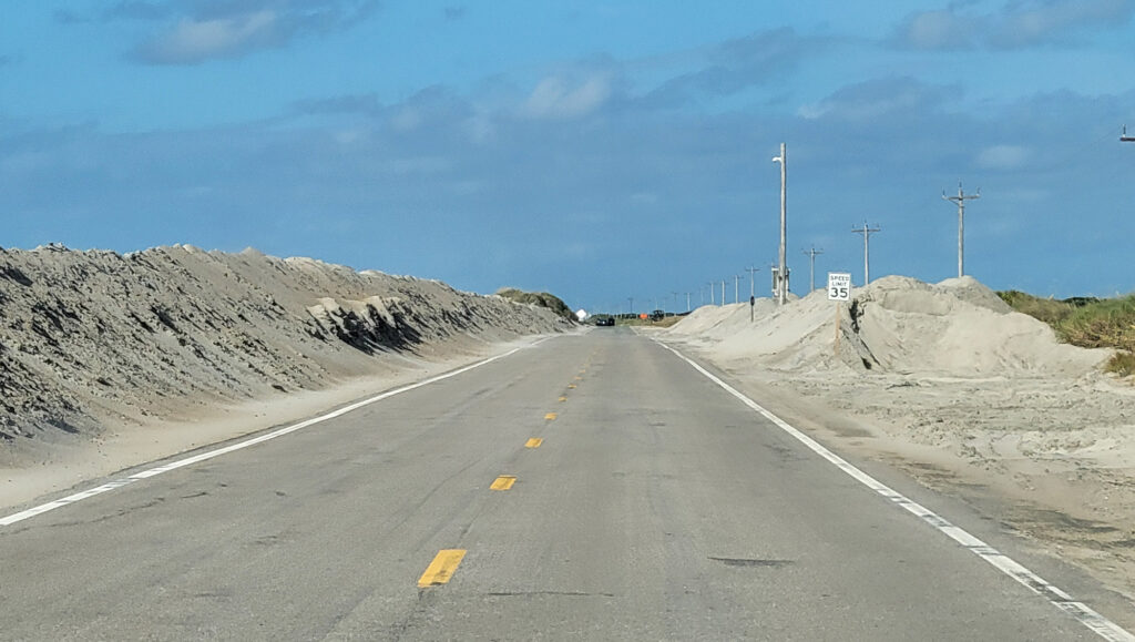 NCDOT protege el futuro proyecto de sacos de arena en Ocracoke Island para proteger NC Highway 12