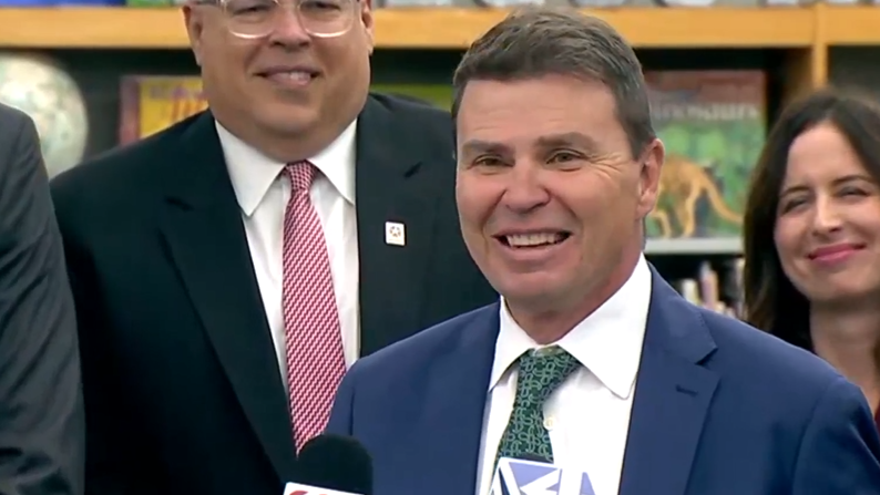 El Consejo de Educación del Estado de Oklahoma describe una reunión particular con el nuevo superintendente