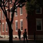 Un contrato que finalice la independencia de las universidades