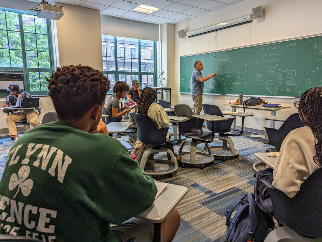 La educación superior necesita ayudar a cómo los estudiantes encuentran estudiantes, lideran y construyen habilidades de habilidades.