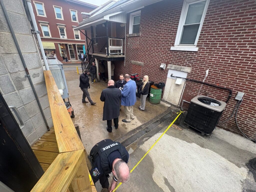El hueso descubierto por un trabajador de la construcción en Downtown State College no era humano, dice la policía
