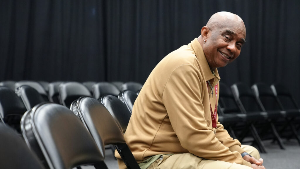 Freddie Hendricks, profesor de Georgia, nombrado ganador de los premios Tony 2026 por su excelencia en educación teatral | Zumbido de Broadway