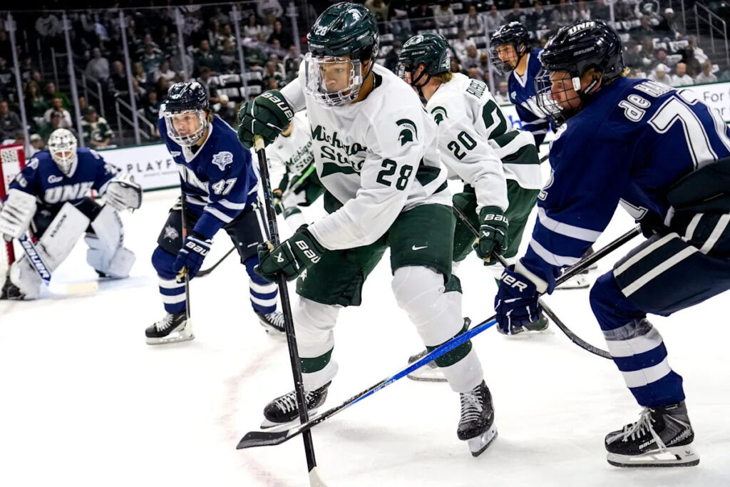 El hockey de MSU jugará contra la Universidad de Boston en Dakota del Norte la próxima temporada