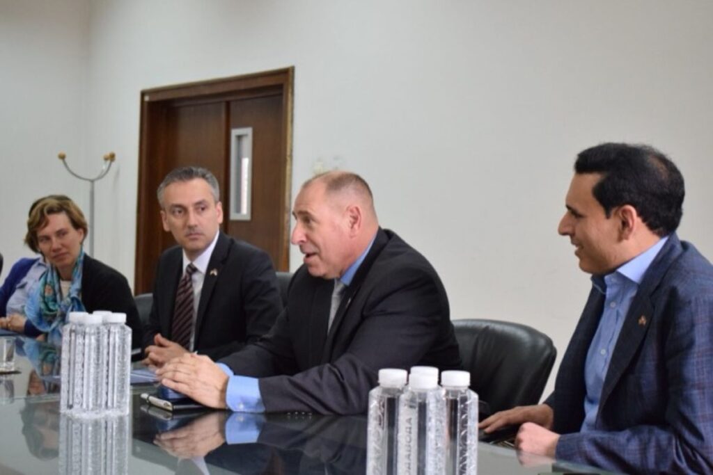 APSU coopera oficialmente con la Facultad de Ciencias Políticas de la Universidad de Belgrado